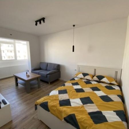 Studio 100G Apartment Targoviste Luaran gambar